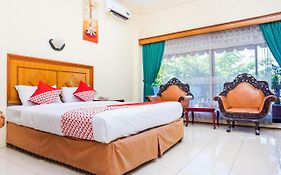 Oyo 375 Hotel Bougenville Syariah